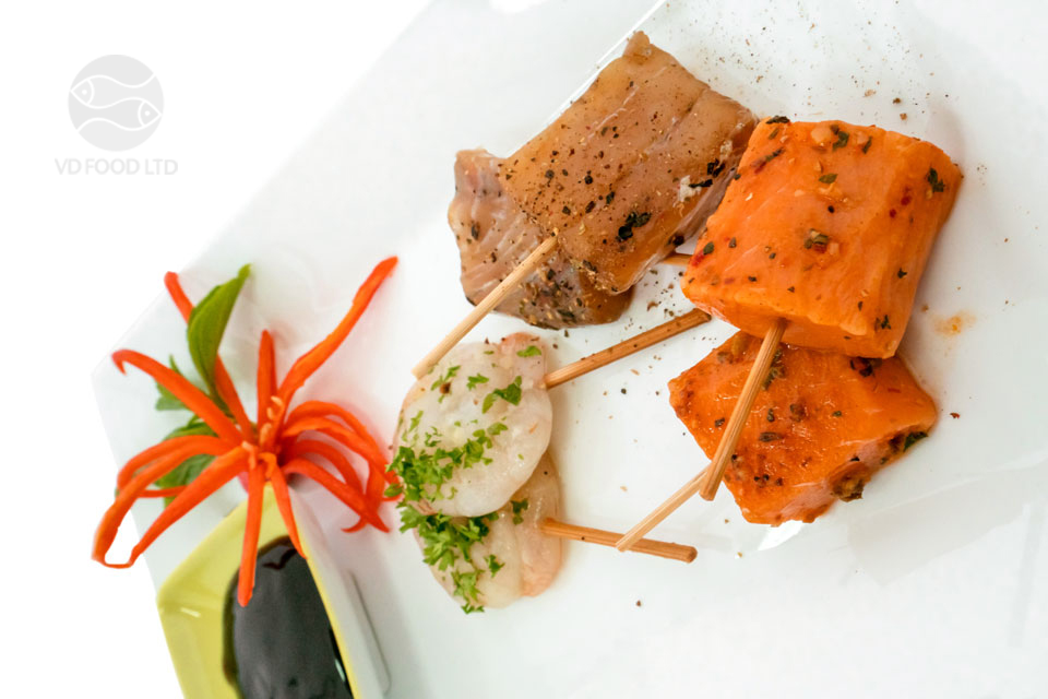 MIX SKEWER (PRAWN+SEABASS+N.W SALMON SALAR )